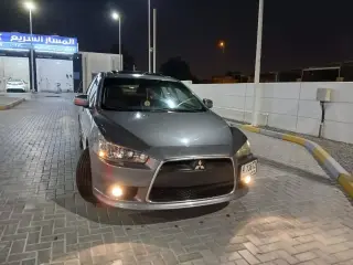 2015 Mitsubishi Lancer in Sharjah used car