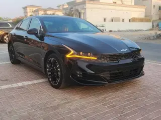 2024 Kia K5 في Sharjah سيارة مستعملة