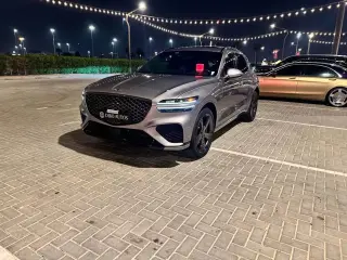 2023 Genesis GV70 في Sharjah سيارة مستعملة