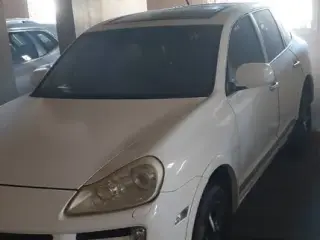 2009 Porsche Cayenne في Sharjah سيارة مستعملة