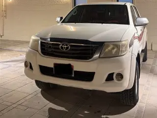 2013 Toyota Hilux in Sharjah used car