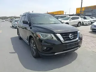 2017 Nissan Pathfinder in Sharjah used car