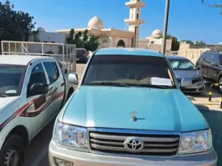 2001 Toyota Land Cruiser in Sharjah used car