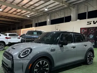 2023 Mini Cooper in Sharjah used car