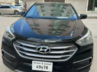 2017 Hyundai Santa Fe in Sharjah used car