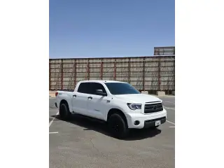 2012 Toyota Tundra in Sharjah used car