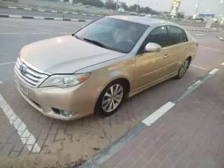 2011 Toyota Avalon in Sharjah used car
