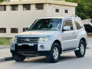 2009 Mitsubishi Pajero in Sharjah used car
