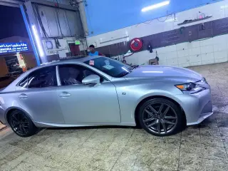 2015 Lexus IS in Sharjah used car