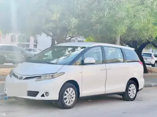 2013 Toyota Previa in Sharjah used car
