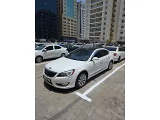 2012 Kia K7 in Sharjah used car