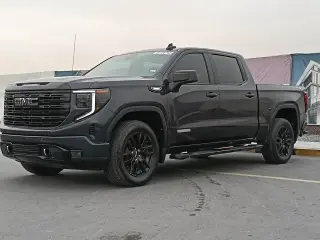 2025 GMC Sierra in Sharjah used car