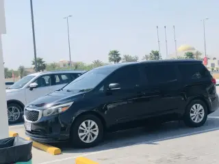 2015 Kia Sedona في Sharjah سيارة مستعملة