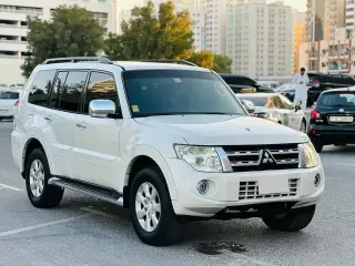 2014 Mitsubishi Pajero في Sharjah سيارة مستعملة