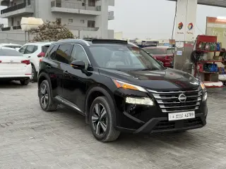 2025 Nissan Rogue في Sharjah سيارة مستعملة