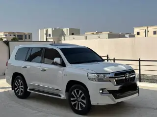 2018 Toyota Land Cruiser في Sharjah سيارة مستعملة