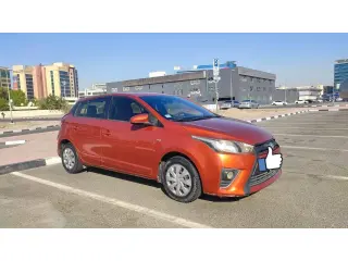 2015 Toyota Yaris في Sharjah سيارة مستعملة