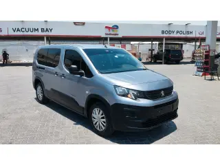 2022 Peugeot Rifter في Sharjah سيارة مستعملة