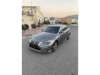 2015 Lexus IS في Sharjah سيارة مستعملة