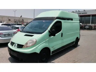 2015 Renault Trafic في Sharjah سيارة مستعملة