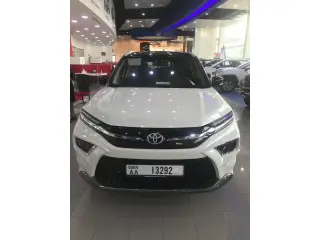 2024 Toyota Urban Cruiser في Sharjah سيارة مستعملة