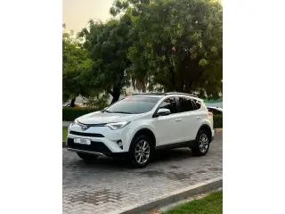 2017 Toyota Rav4 في Sharjah سيارة مستعملة