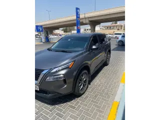 2021 Nissan Rogue في Sharjah سيارة مستعملة
